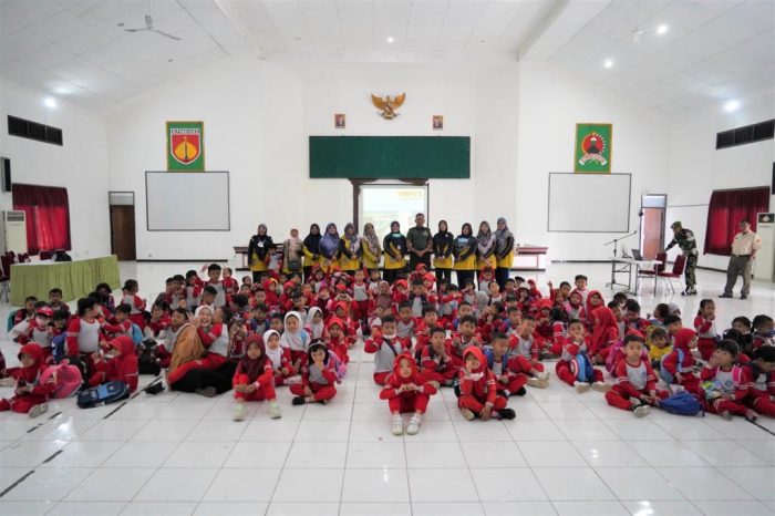 Ingin Lebih Dekat dengan TNI nya, Pelajar Serbu Makorem 071/Wijayakusuma