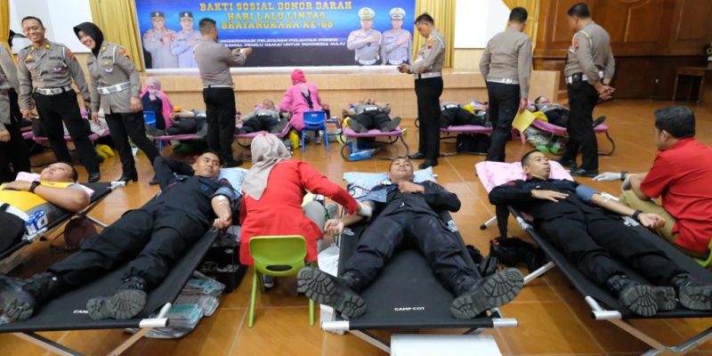 Hari Lalu lintas Bhayangkara Ke 68 Ditlantas Polda Jateng Gelar Bakti Sosial