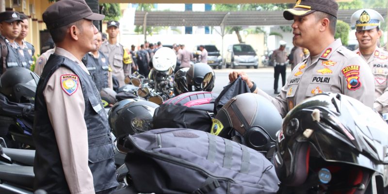 Jelang Pemilu 2024, Kapolres Pekalongan Cek Kelengkapan Personil Bhabinkamtibmas