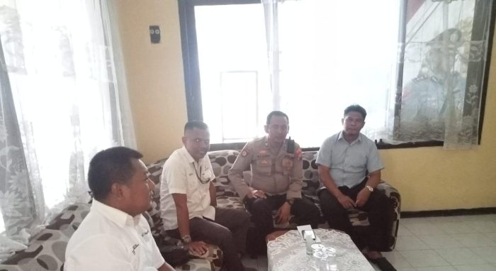 Pejabat Perhutani Berkoordinasi Dengan Aparat Kepolisian Sektor