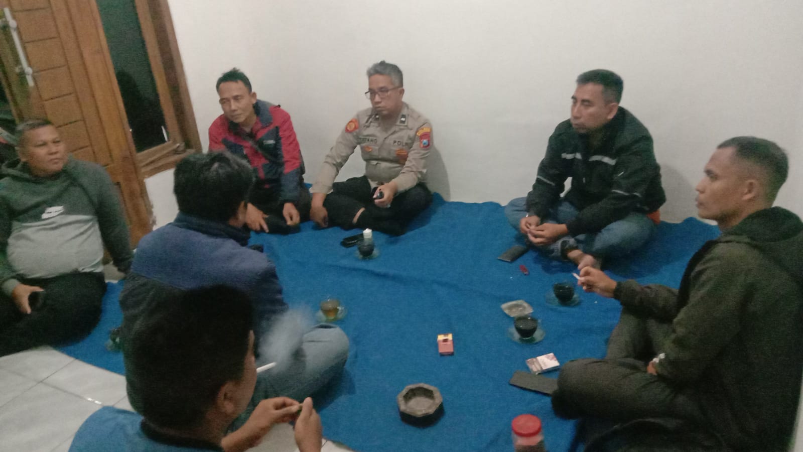 Menggelar Langsung Kepada Masyarakat Pembinaan Soal Gangguan Keamanan