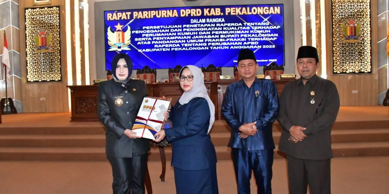 Dukung Penataan Dan Pengembangan Wilayah, Bupati Pekalongan Hadiri RAPERDA DPRD