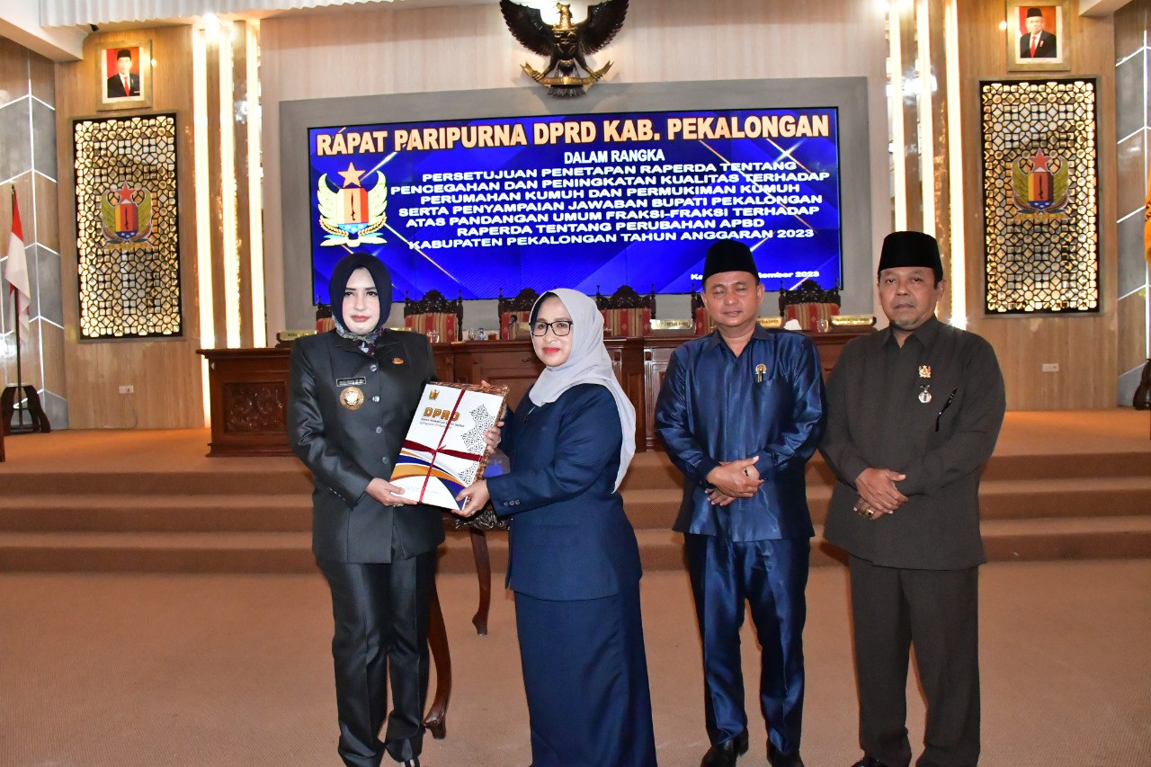 Dukung Penataan Dan Pengembangan Wilayah, Bupati Pekalongan Hadiri RAPERDA DPRD