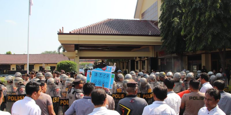 Kesiapsiagaan Personel Hadapi Unjuk Rasa, Polres Pekalongan Gelar Latihan Dalmas
