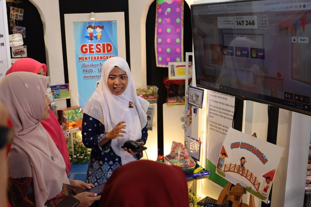 Dindik Kota Pekalongan Kenalkan Permainan Kahoot Ke Orang Tua Untuk Sukseskan Gesid Menyenangkan