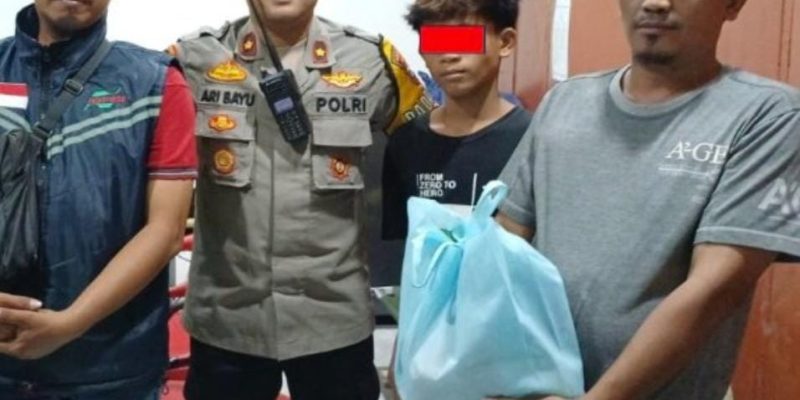 Polsek Tambaksari Surabaya Kasih Sembako Kepada Pencuri Yang Masih Anak-anak