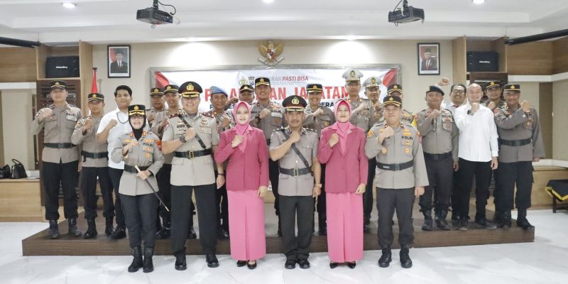 Kapolres Pelabuhan Tanjung Perak Pimpin Upacara Pelantikan Jabatan Kabaglog Dan Kapolsek Semampir