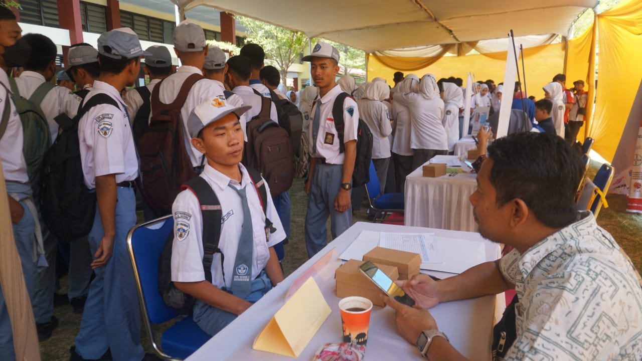 Tekan Angka Pengangguran, Job Fair SMK Negeri 2 Kota Pekalongan Libatkan 21 Perusahaan