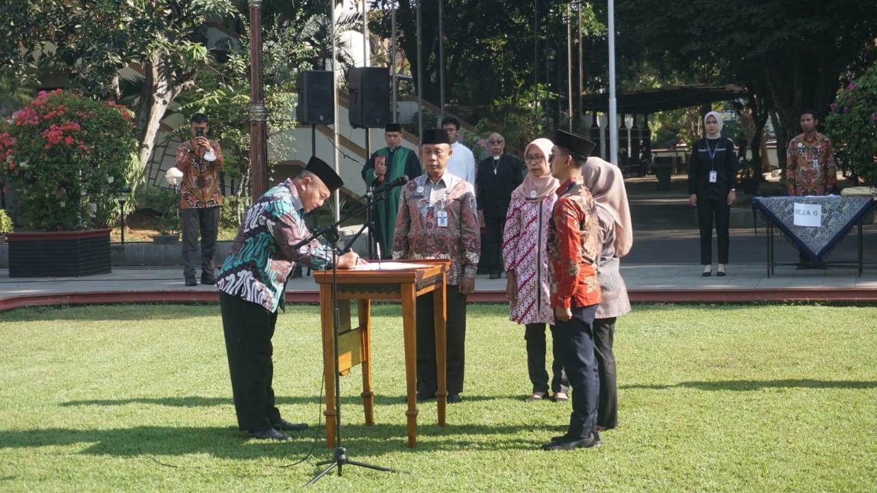 253 Orang ASN Tenaga Fungsional Kota Pekalongan di Lantik dan Ambil Sumpah