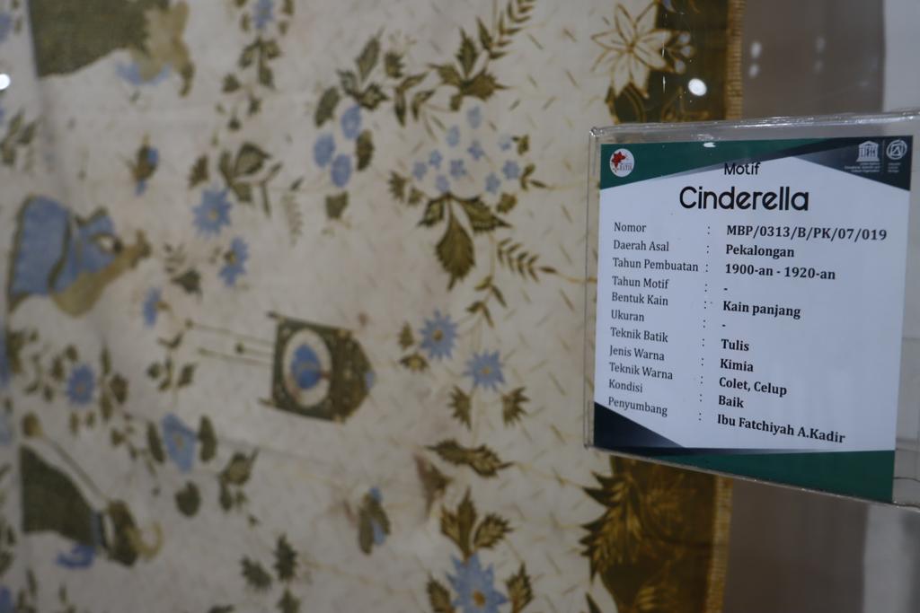 Koleksi Batik Kuno Khas Pekalongan, Motif Batik Jlamprang dan Batik Dongeng Jadi  Koleksi Batik Terlama