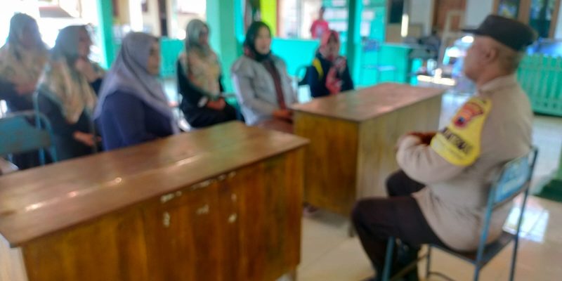 Turunkan Angka Stunting, Polsek Karanganyar Gelar Jum’at Curhat di Desa Kutosari
