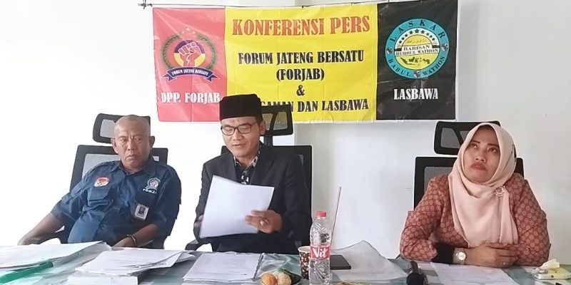 Puluhan Kios Tak Berijin, FORJAB Adakan Konferensi Pers Dugaan Tindak Pidana UU LP2B