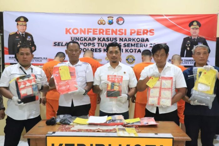 Polres Kediri Kota Berhasil Amankan 8 Tersangka Hasil Ungkap 6 Kasus Narkoba.