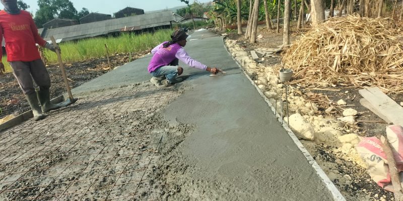 Diduga Tidak Sesuai RAB dan Spesifikasi, Pembangunan Rabat Beton Jalan Produksi Peternakan di Desa Kedungwangi