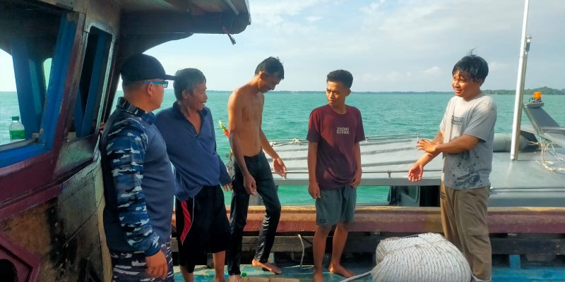 Kapal Ikan yang Kandas Tabrak Karang di Evakuasi Patkamla Lobam 1-4-07