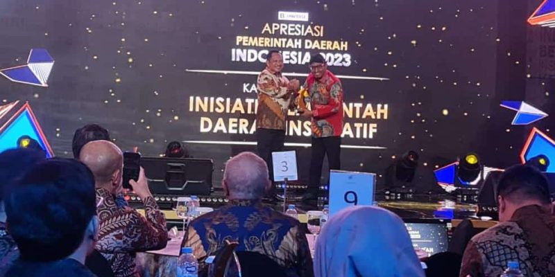 B Universe Berikan Penghargaan Pemkab Sumenep