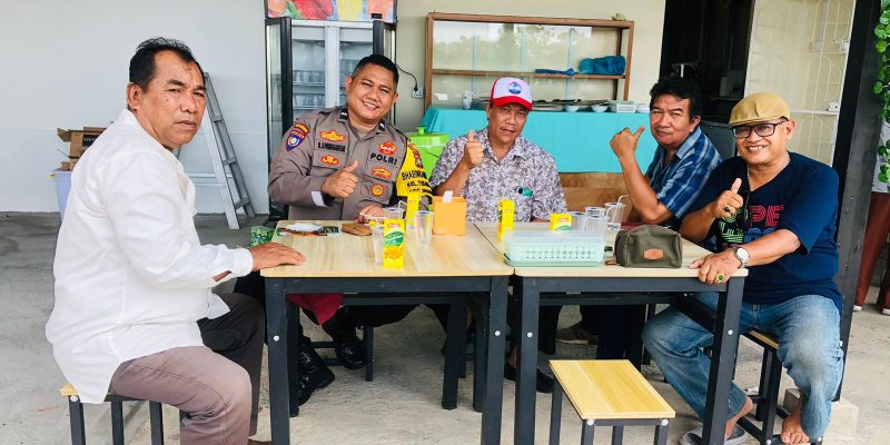 Bhabinkamtibmas Polsek Sekupang Sampaikan Pesan Kamtibmas Dan Sambangi Warga