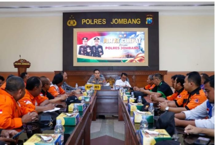 Kapolres Jombang AKBP Eko Bagus Riyadi Jumat Curhat dengan Relawan Kebencanaan di Jombang