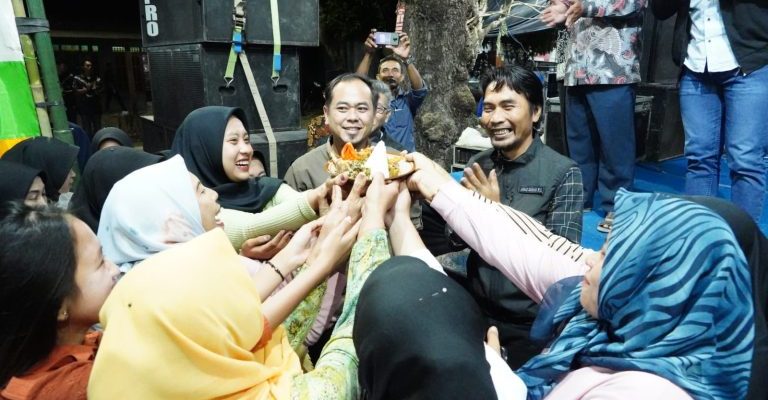 Warga Dusun Purworejo Desa Tulung Terima SK Biru: Adakan Syukuran