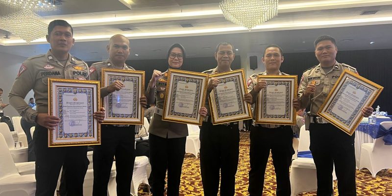 Kapolda Sumsel Irjen.Pol.A Rachmad Wibowo S.I.K.,M.I.K Beri Penghargaan Kepada Satlantas Polres Mura