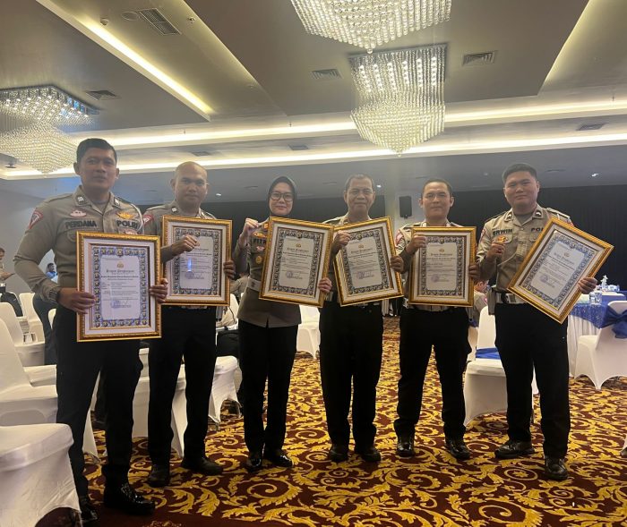 Kapolda Sumsel Irjen.Pol.A Rachmad Wibowo S.I.K.,M.I.K Beri Penghargaan Kepada Satlantas Polres Mura