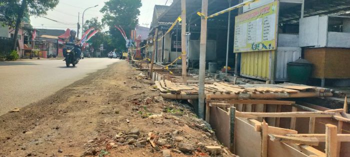 Warga Madyopuro Puas Akhirnya Drainase Dibongkar Dan Di Perbaiki