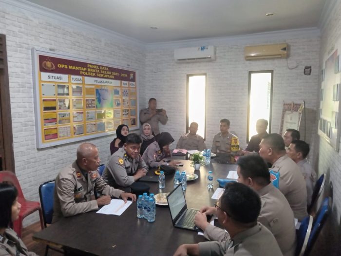 Pelaksanaan di Polsek Sekupang, Tim Wasrik Polresta Barelang Cek Administrasi 6 Polsek