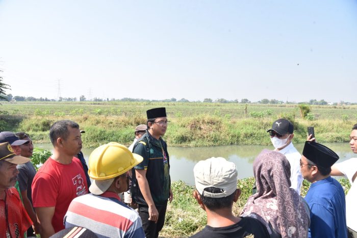 Hidupkan Lahan Pertanian, Gus Muhdlor Segera Bangun Jembatan dan Talang Irigasi di Semambung Wonoayu