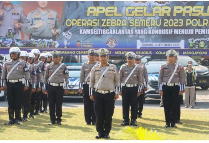 Kapolres Jombang Pimpin Apel Gelar Pasukan Operasi Zebra Semeru 2023