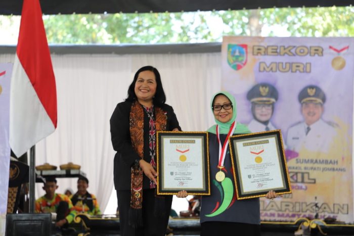 Sego Lodeh Kikil Khas Jombang Dan Tumpeng Gemarikan Terbesar Raih Rekor MURI