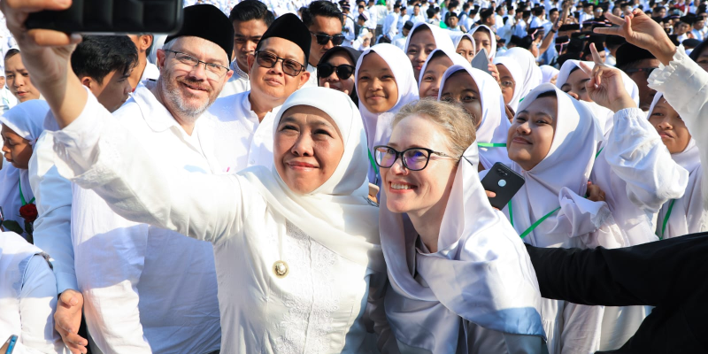Gubernur Khofifah Dorong Santri Ambil Peran Cegah Perpecahan Akibat Suksesi 2024