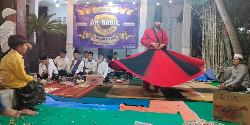 Jam’iyah Hadrah An-Nabil Menghibur Masyarakat Desa Paseyan Sampang
