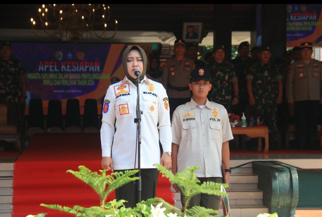 Pastikan Kesiapan Personil Pengamanan Pemilu 2024, Pemkab Mojokerto Gelar Apel Satlinmas