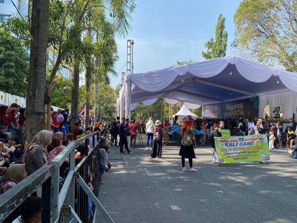 Berlangsung Sangat Meriah, Pawai Budaya Bojonegoro Disambut Antusias Warga