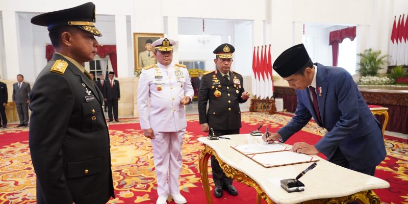 Panglima TNI Menjadi Saksi Suksesi Kepemimpinan TNI AD Di Istana Negara