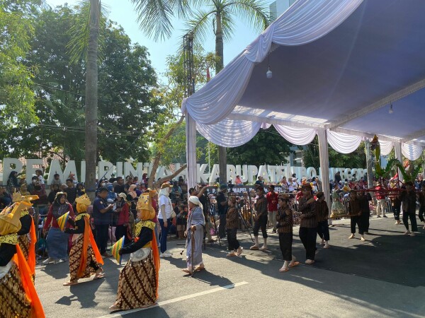 Pawai Budaya Bojonegoro Menghibur Warga, Jadi Ruang Aktualisasi Keanekaragaman Budaya Lokal