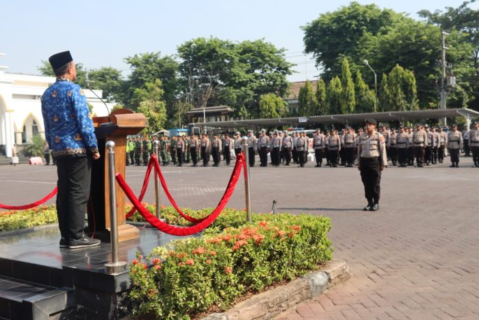 Polres Pasuruan Melaksanakan Apel Gelar Pasukan Dan Deklarasi Damai Operasi Mantap Brata Semeru 2023-2024