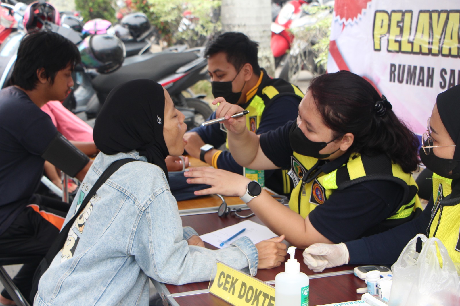 Rumkit Bhayangkara Gelar Pengobatan Gratis, Akibat Kabut Asap di CFD Palangka Raya