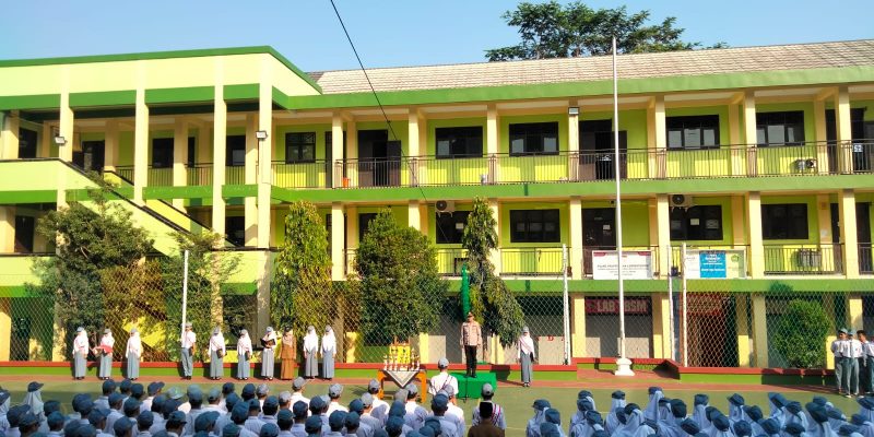 Cegah Kenakalan Pelajar, Polsek Limpung Intensifkan Kegiatan Police Go To School