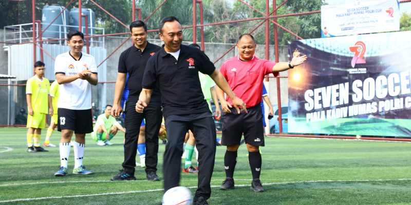 Polri dan Jurnalis Gelar Seven Soccer