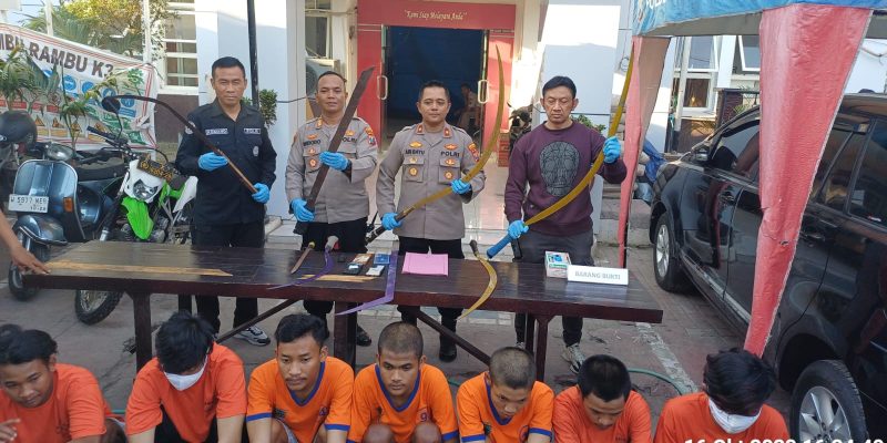Polsek Tambaksari Polrestabes Surabaya Amankan 9 Sajam Dari Ke 2 Gank Yang Hendak Tawuran