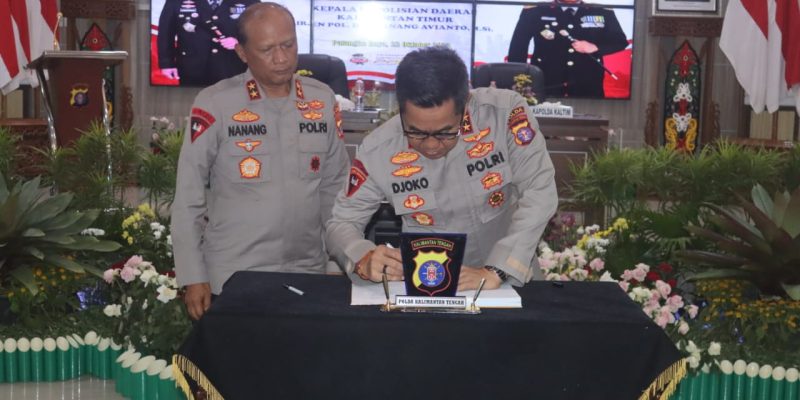 Polda Kalteng Gelar Acara Laporan Kesatuan Dan Penandatangan Memori Sertijab Kapolda