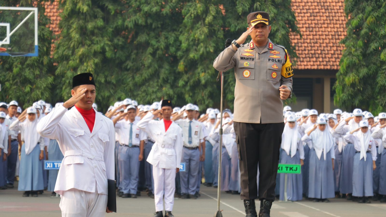 Jadi Pembina Upacara, Kapolres Pekalongan Prihatin Tingginya Angka Kecelakaan