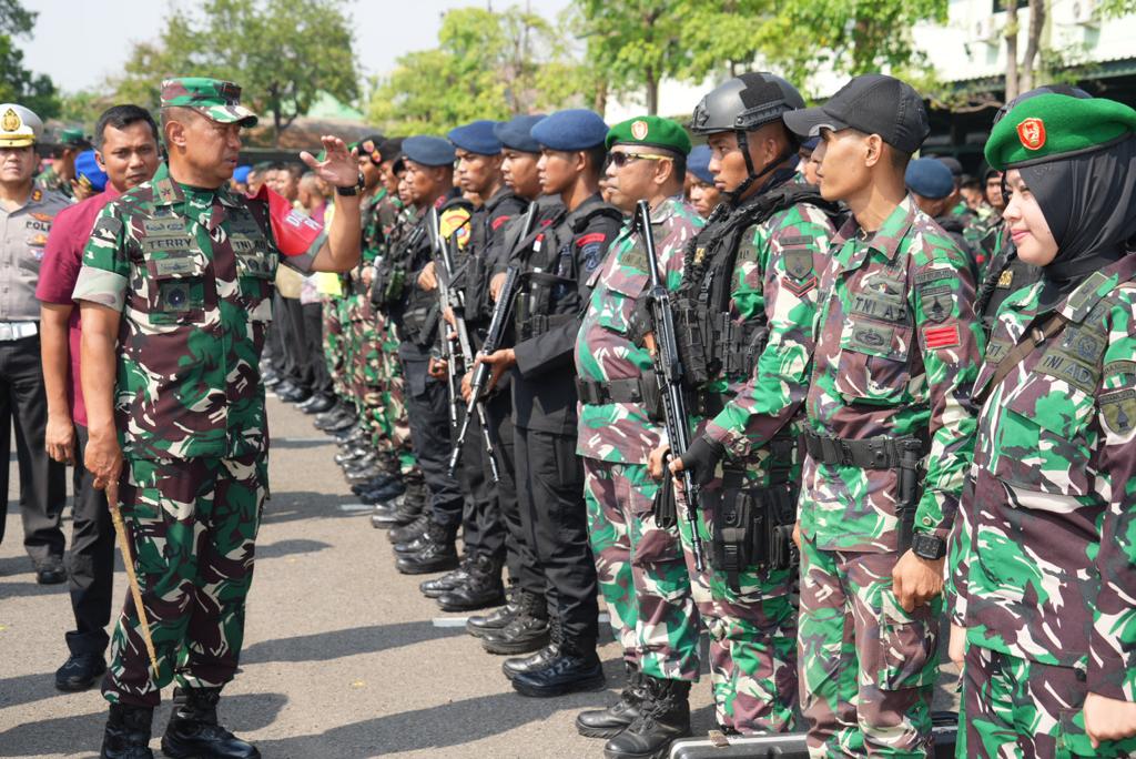 Apel Gelar Pasukan pengamanan VVIP,MMenjelang Kedatangan RI 3 Dan RI 4 di Surabaya