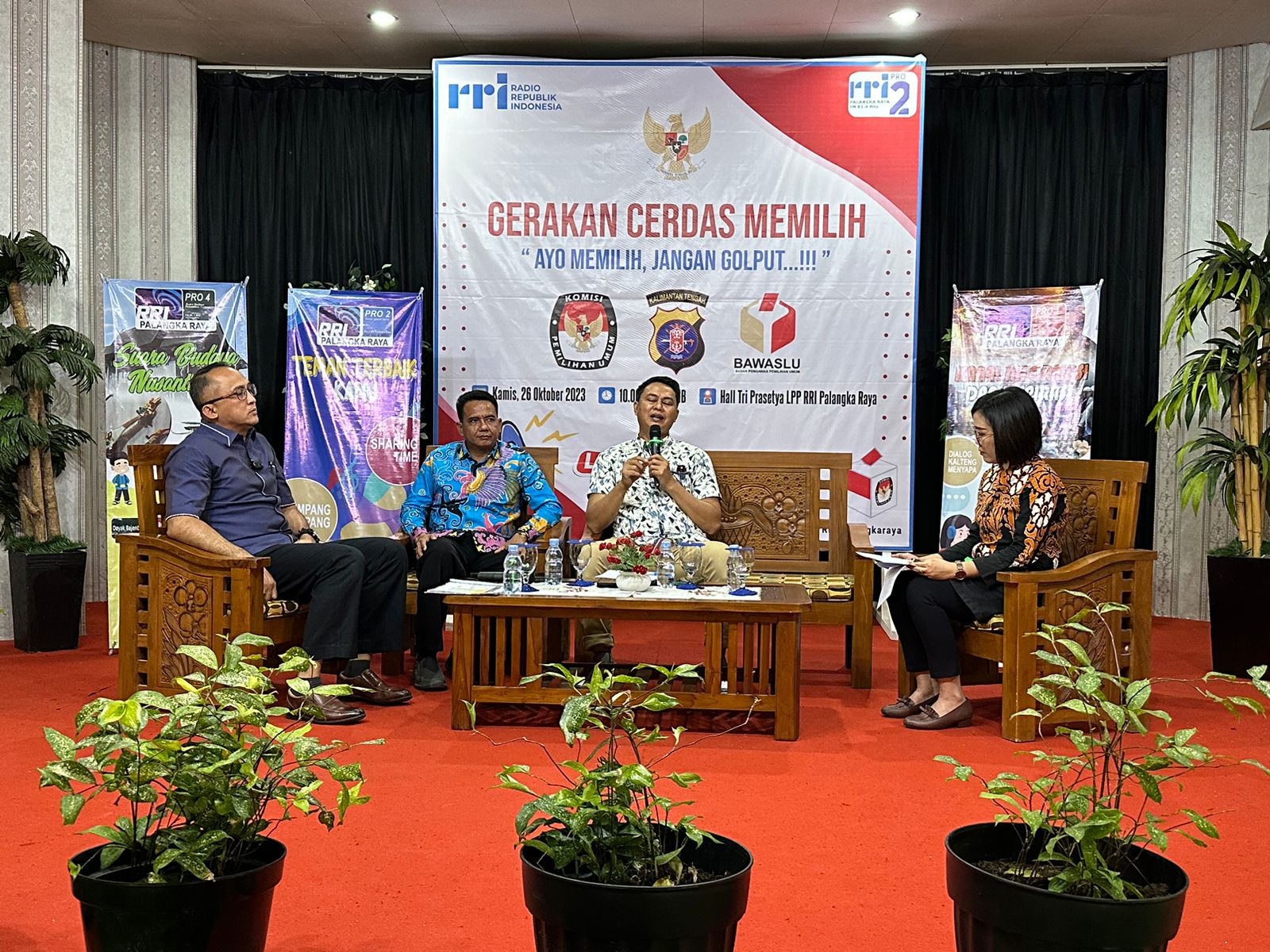 Dialog Gerakan Cerdas Memilih di RRI Palangka Raya, Polda Kalteng Imbau Pemilih Pemula Jangan Golput