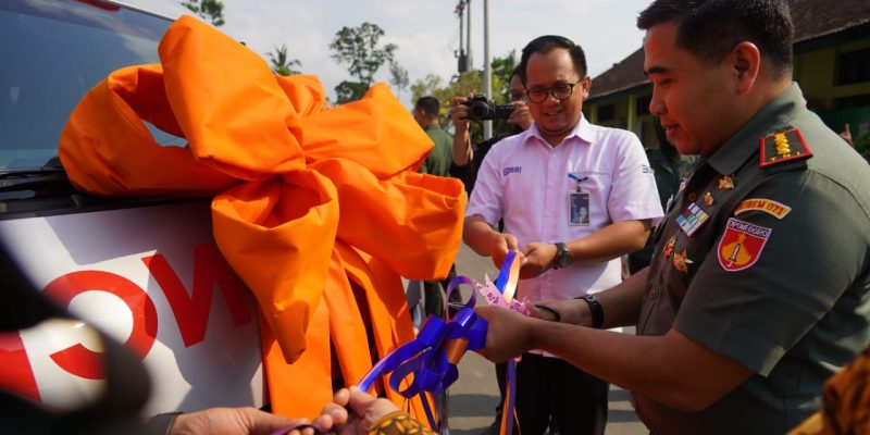 Danrem Wijayakusuma Terima Mobil Ambulance CSR BRI Purwokerto
