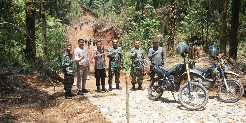 Komandan Kodim 0736/Batang Tinjau Langsung Lokasi Sasaran TMMD Reguler Ke 121