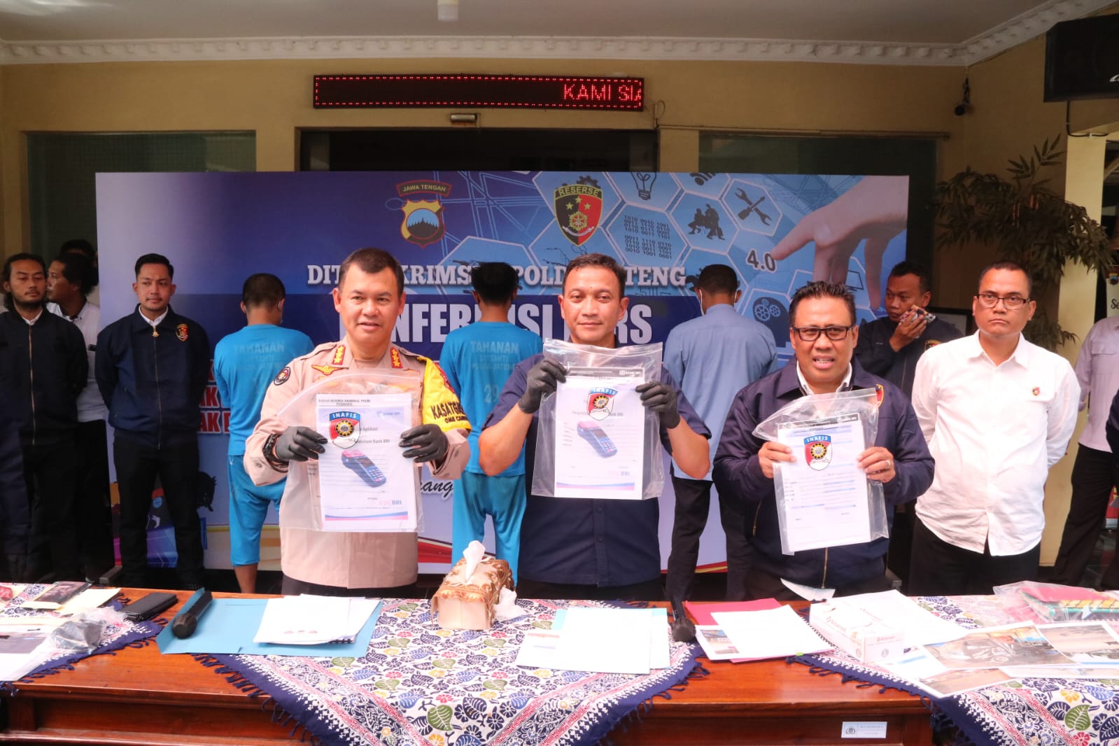 Dua Mantan Karyawan Bank Terkemuka Rugikan Nasabah Milyaran Rupiah Dari Pajak Transaksi EDC Tanpa Ijin