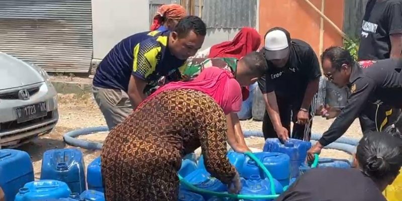 Atasi Kekeringan, MBC Sampang Salurkan Bantuan Air Bersih Ke Warga Batoporo Barat