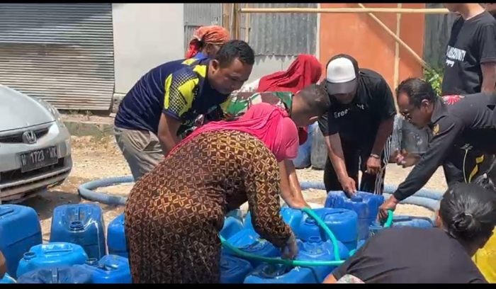 Atasi Kekeringan, MBC Sampang Salurkan Bantuan Air Bersih Ke Warga Batoporo Barat